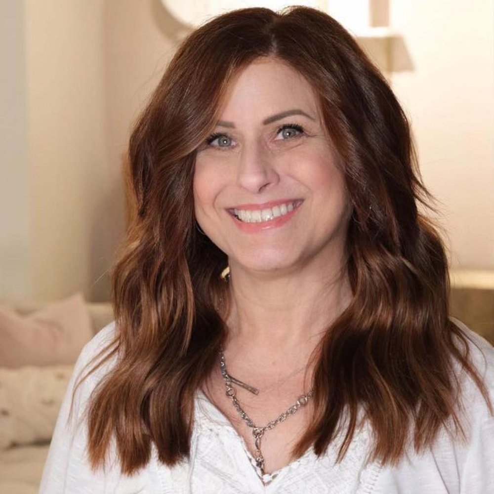 Hi I'm Tammy. Please like this listing to be notified when I go live.